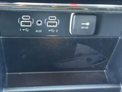 Used 2023 Jeep Grand Cherokee Limited RWD image 26