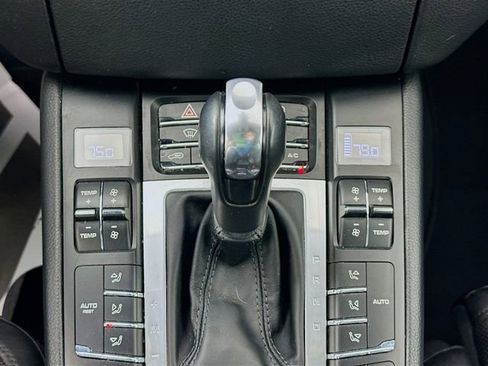 Used 2018 Porsche Macan image 15