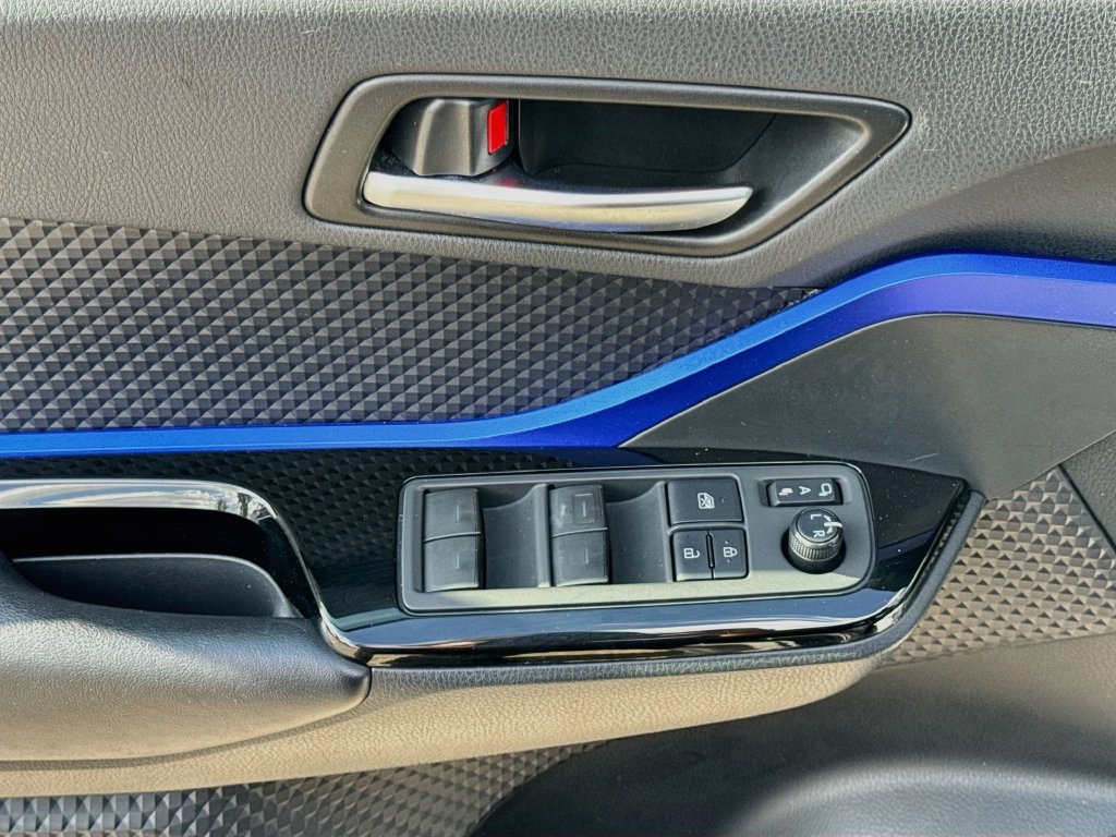 Used 2020 Toyota C-HR XLE FWD image 20