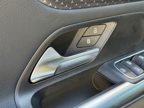 Used 2025 Mercedes-Benz GLA 250 image 25