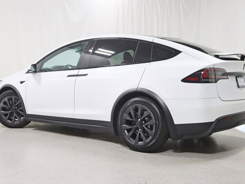 Used 2022 Tesla Model X image 10