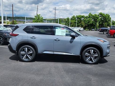 Used 2023 Nissan Rogue Platinum w/ Platinum Premium Package AWD/4WD image 2
