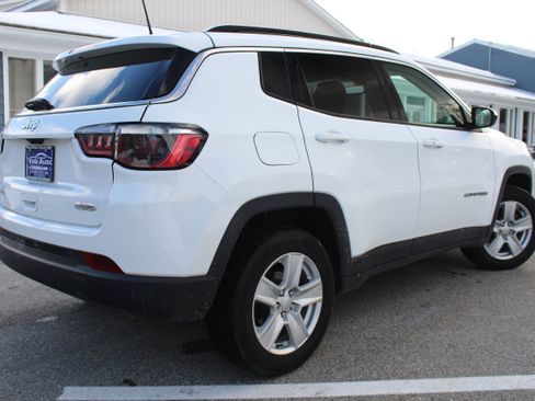 Used 2022 Jeep Compass Latitude w/ Convenience Group image 2