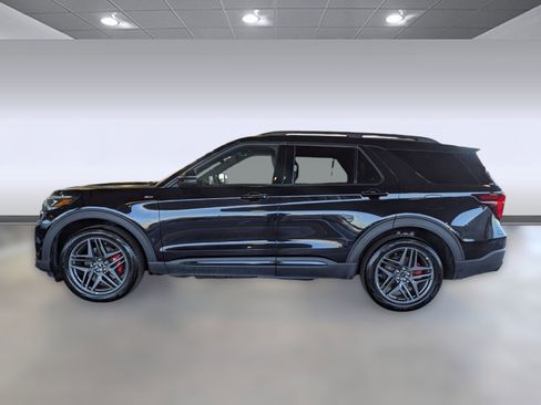 Certified 2025 Ford Explorer ST-Line w/ ST-Line Street Pack image 2