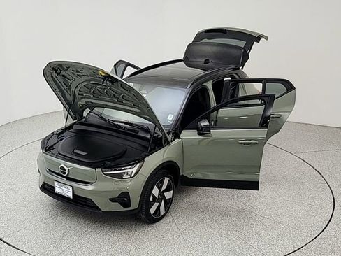 Certified 2023 Volvo XC40 Recharge Ultimate w/ Protection Package Premier AWD/4WD image 39