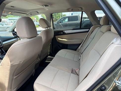 Used 2019 Subaru Outback 2.5i Premium w/ Protection Package #1 AWD/4WD image 6