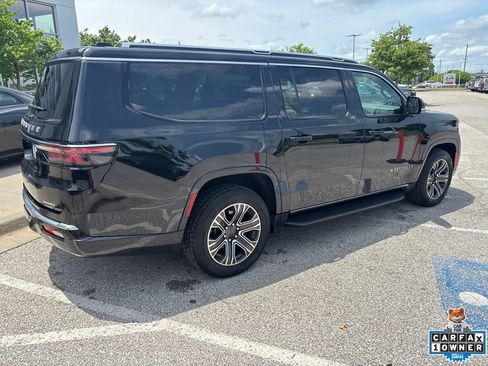 Used 2024 Jeep Wagoneer L Series II w/ Flexible Seating Group AWD/4WD image 28
