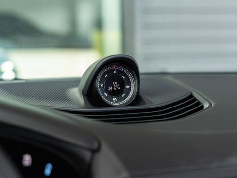 New 2026 Porsche Taycan 4S AWD/4WD image 31