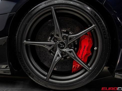 Used 2016 McLaren 675LT Spider image 31