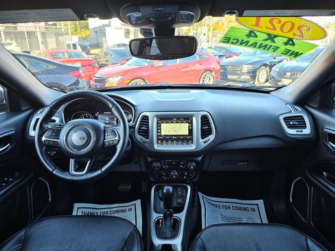 Used 2021 Jeep Compass Latitude w/ Driver Assistance Group image 11