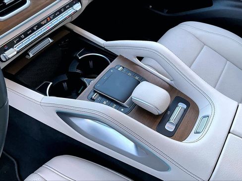 Certified 2023 Mercedes-Benz GLS 450 4MATIC image 15