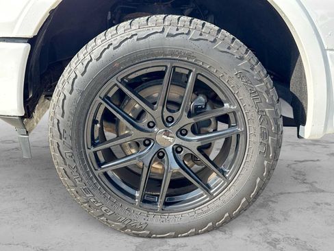 Used 2019 Ford F150 Lariat w/ Equipment Group 502A Luxury AWD/4WD image 13