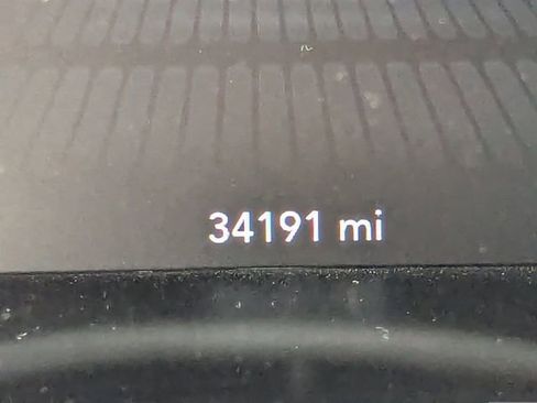 Used 2022 Dodge Challenger SXT w/ Blacktop Package image 32