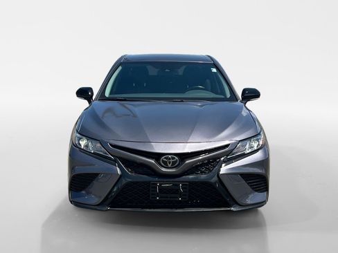 Used 2020 Toyota Camry SE w/ Convenience Package FWD image 10