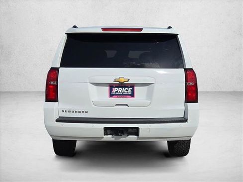 Used 2019 Chevrolet Suburban LT image 7