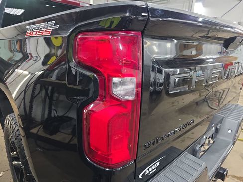 Used 2022 Chevrolet Silverado 1500 LT Trail Boss w/ Bed Protection Package image 32