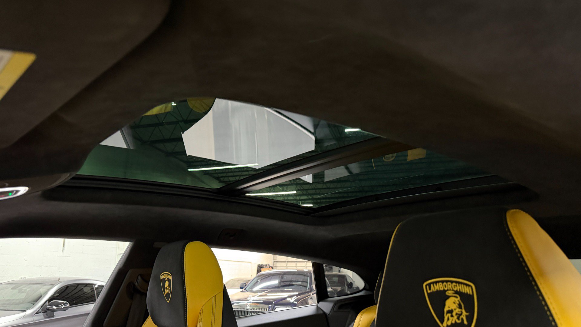 Used 2022 Lamborghini Urus AWD/4WD image 84