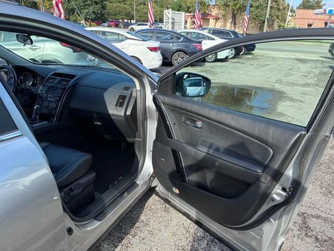 Used 2011 MAZDA CX-9 Touring w/ Moonroof & Bose Audio Pkg FWD image 10