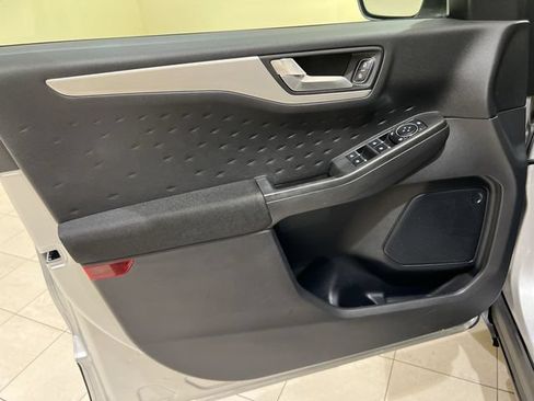 Used 2020 Ford Escape SE FWD image 20