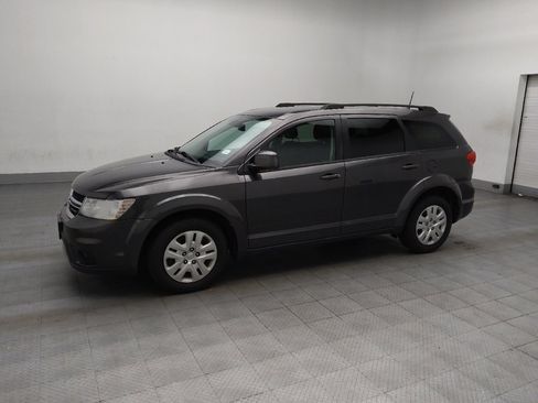 Used 2019 Dodge Journey SE w/ Premium Group image 2