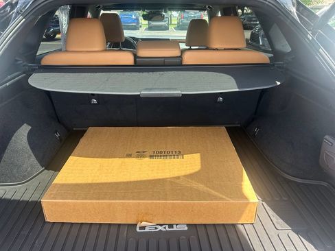 Used 2023 Lexus RX 350 Premium w/ Accessory Package AWD/4WD image 18
