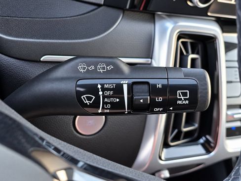 Used 2023 Kia Sorento SX AWD/4WD image 28