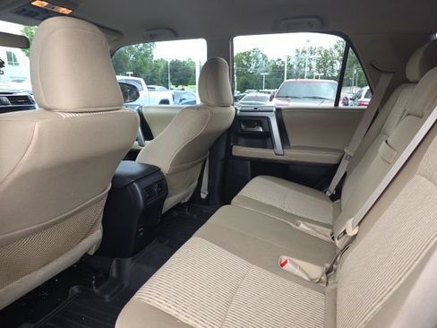 Used 2016 Toyota 4Runner SR5 AWD/4WD image 18