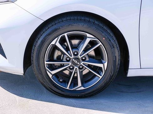 Used 2022 Kia Forte LXS FWD image 9