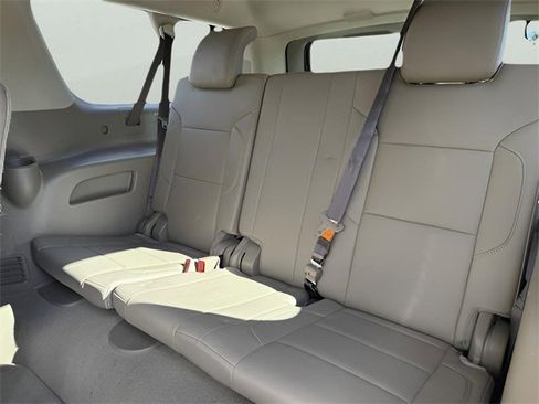 Used 2020 Chevrolet Suburban LT w/ Luxury Package image 23