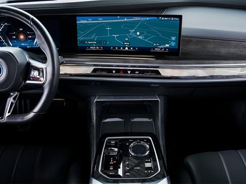 Used 2024 BMW i7 eDrive50 w/ M Sport Package image 44