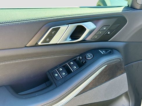 New 2025 BMW X5 xDrive50e w/ Climate Comfort Package image 21