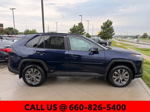 Used 2022 Toyota RAV4 XLE Premium AWD/4WD image 10