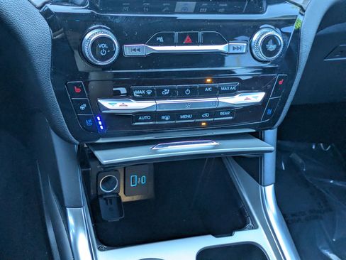 Certified 2024 Ford Explorer Limited w/ Limited Technology Package AWD/4WD image 23
