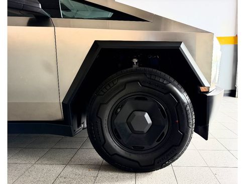 Used 2026 Tesla Cybertruck AWD Crew Cab image 5