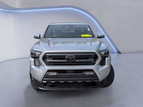 Used 2025 Toyota Tacoma SR5 RWD image 12