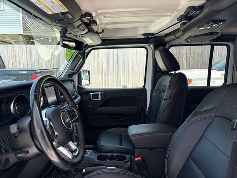 Used 2022 Jeep Wrangler Unlimited Sahara w/ Cold Weather Group AWD/4WD image 14