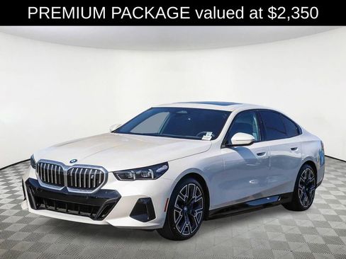 Used 2025 BMW i5 eDrive40i w/ M Sport Package image 3