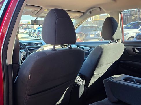 Used 2016 Nissan Rogue S image 26