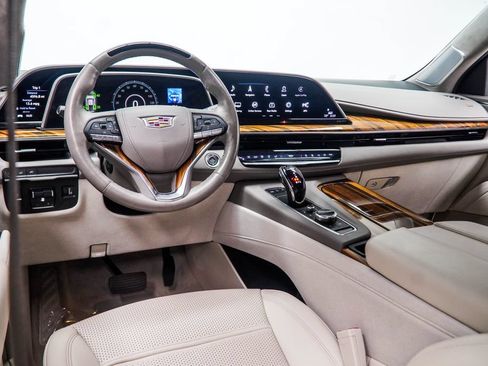 Used 2024 Cadillac Escalade Premium Luxury Platinum RWD image 21