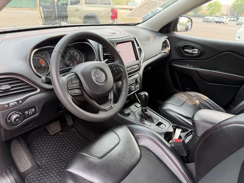 Used 2021 Jeep Cherokee Trailhawk w/ Trailer Tow Group AWD/4WD image 16