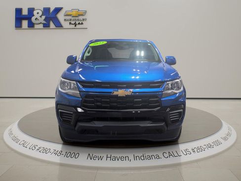 Used 2022 Chevrolet Colorado LT RWD image 2