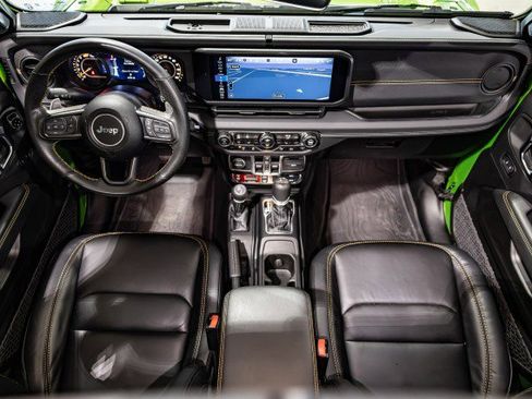 Used 2025 Jeep Wrangler Unlimited Rubicon 392 image 26