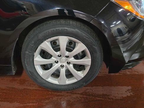 Used 2023 Toyota Corolla LE image 9