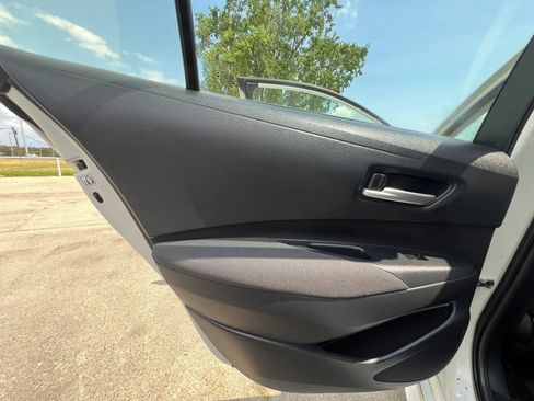 Used 2021 Toyota Corolla LE FWD image 14