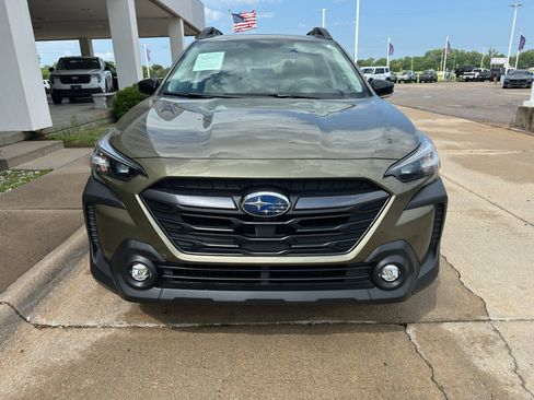 Used 2024 Subaru Outback Premium AWD/4WD image 8