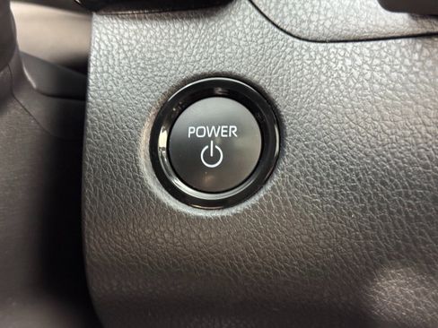 Used 2025 Toyota Camry SE w/ Convenience Package image 22