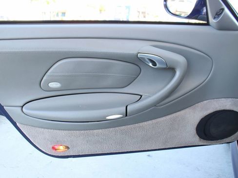 Used 2002 Porsche 911 Carrera 4S AWD/4WD image 34