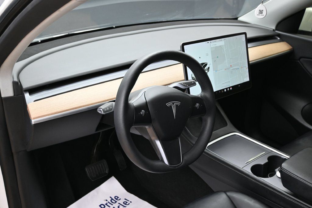 Used 2021 Tesla Model Y Long Range AWD/4WD image 18