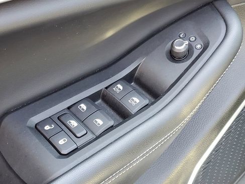 Used 2022 Jeep Grand Cherokee Limited AWD/4WD image 27