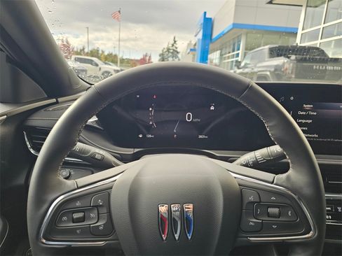 Used 2025 Buick Envista Avenir image 25